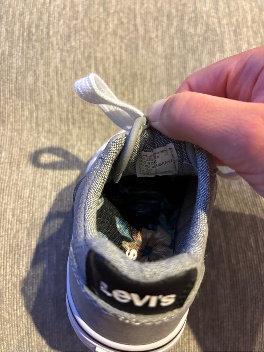 Levi's Toddler Gray Canvas Lace-Up Sneakers size 5 - Picture 4 of 4